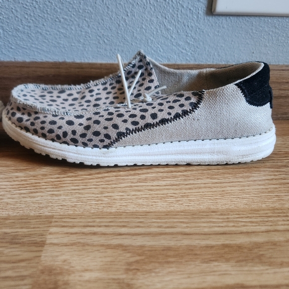 Hey Dude Shoes - Picture 7 of 11